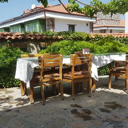 닐리아 게스트하우스 3*